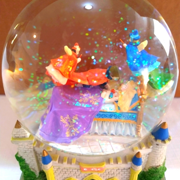 Vintage Sleeping Beauty Disney Musical Snowglobe - Picture 4 of 11